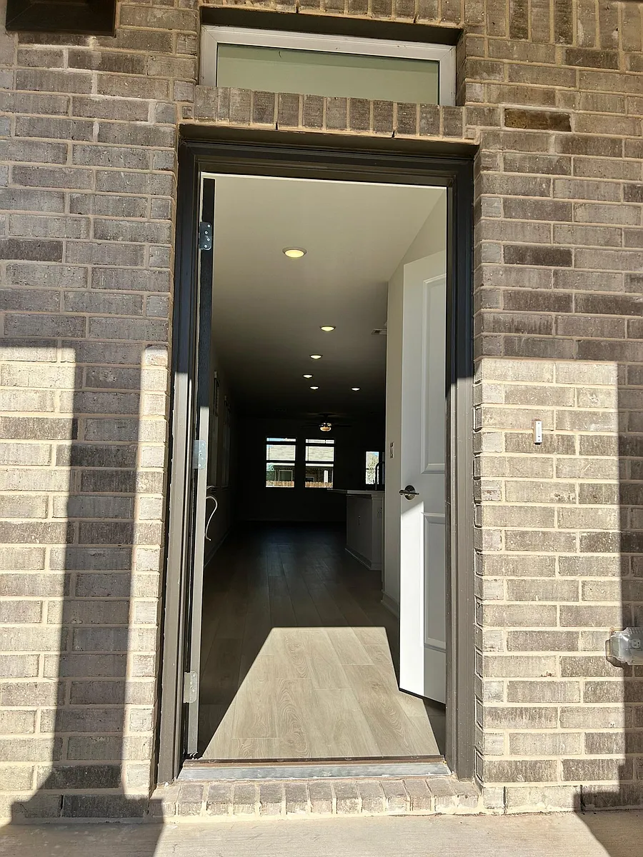 Building Photo - 1608 Purple Martin Dr