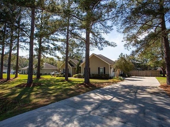 Curb Appeal at 823 Broadway Street