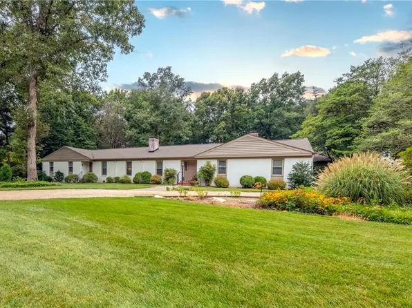 105 Oak Rd, Williamsburg, VA 23185