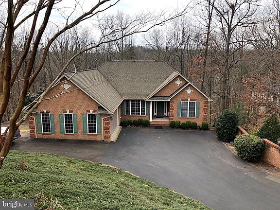2nd image of 110 Hunt Ln