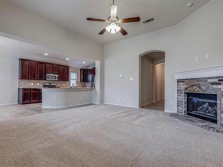 1420 Cockatiel Dr — Photo 2