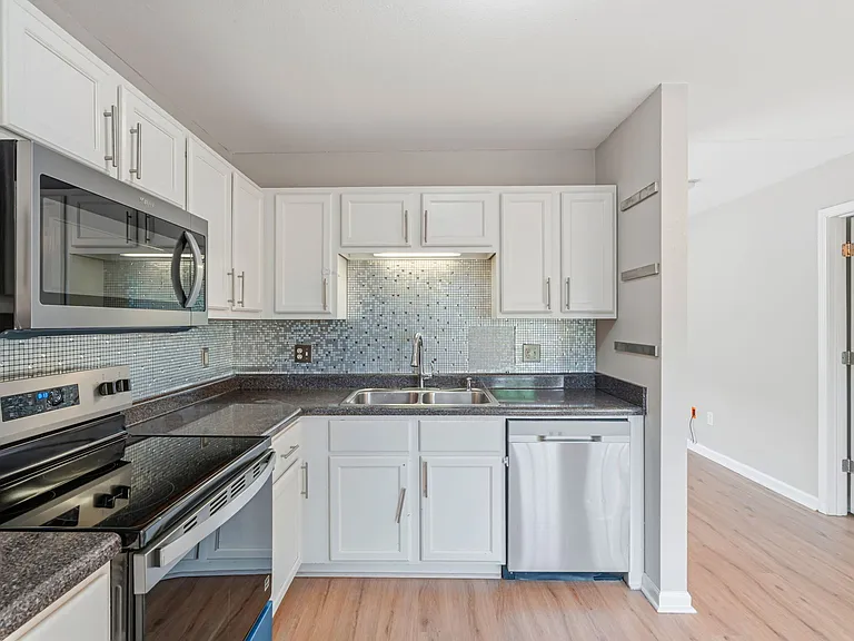 10605 Missoula Way — Photo 8