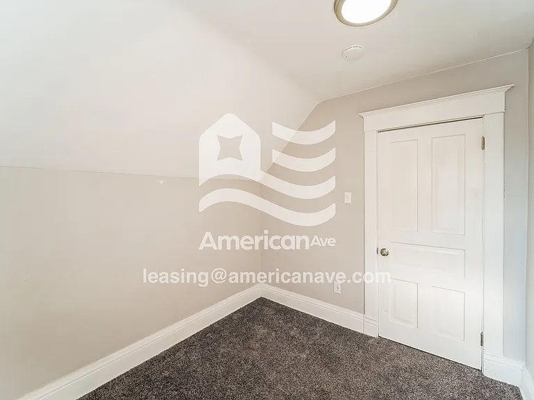921584_012_wm_-_bedroom_13421628.jpg