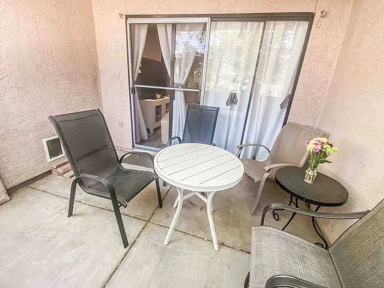 1215 E Lemon St #121 — Photo 17