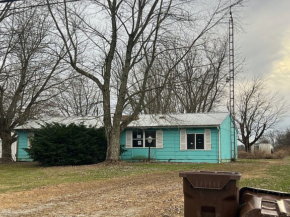2nd image of 3928 E Danville Rd