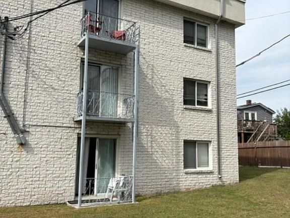 3rd image of 24 Inman St APT 3