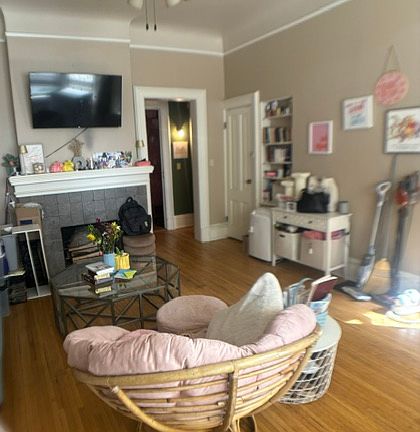 4th image of 1516 E Brady St APT 1