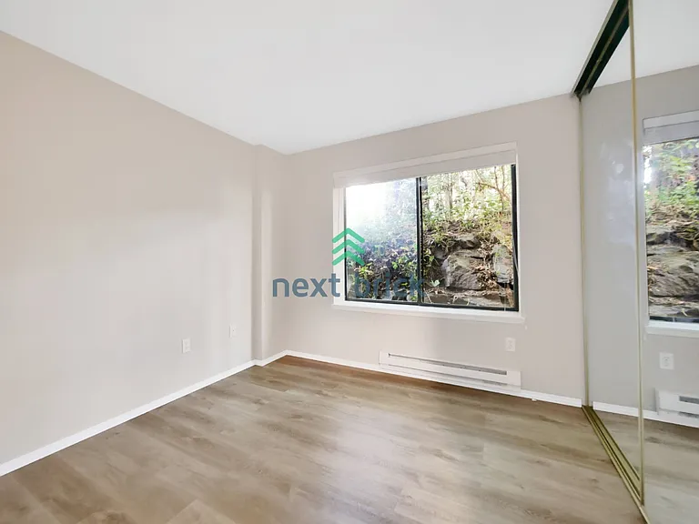 1270 Bellevue Way NE #3 — Photo 9