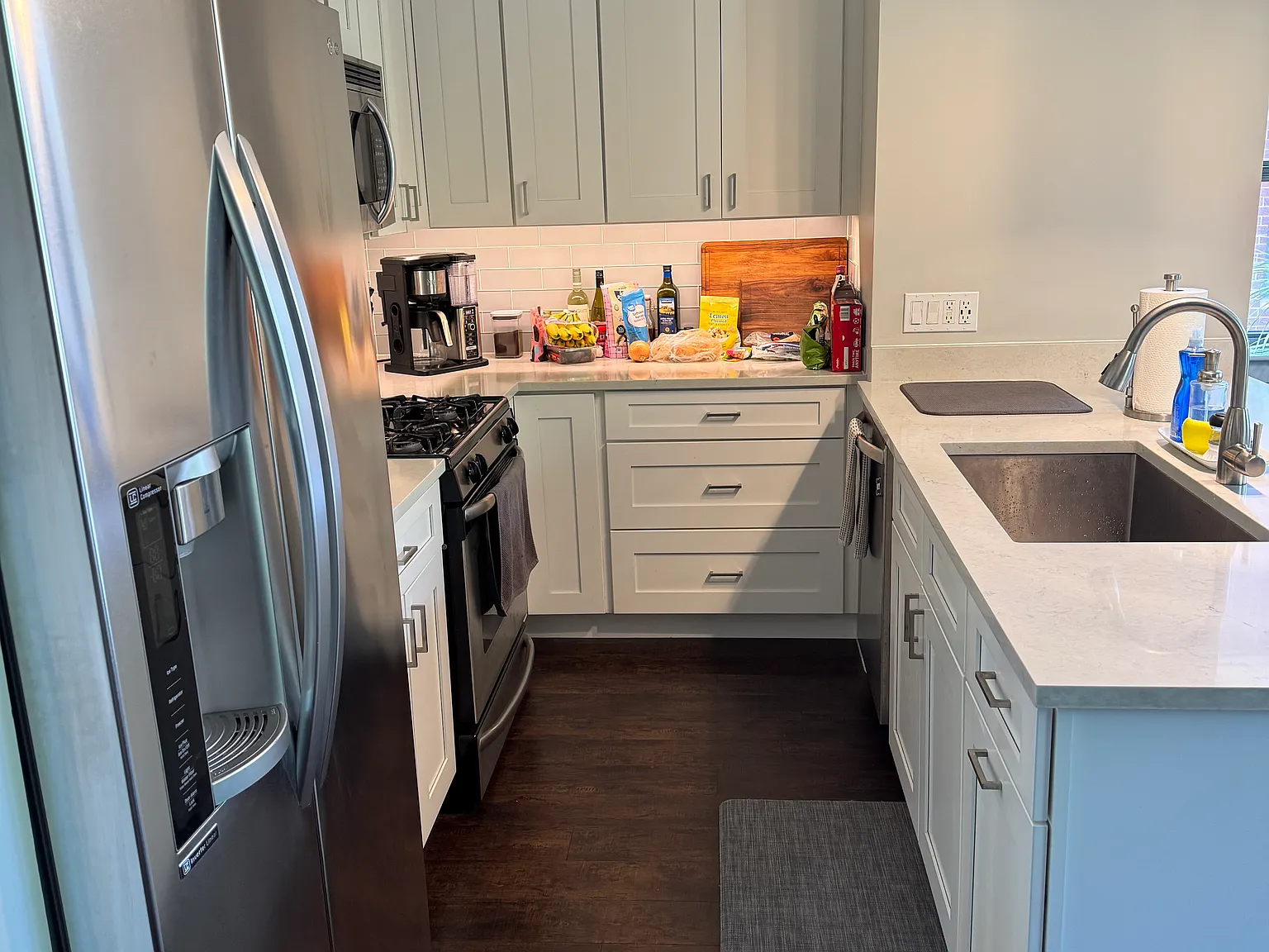 2 bed, 1200 sqft, $4,200 — Photo 4