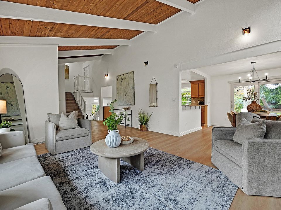 1st image of 2240 Tahiti Dr