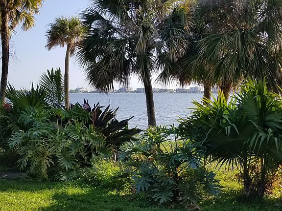 4th image of 1130 S Lakeside Dr