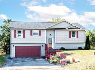 10440 Connemara Cir, Cement City, MI 49233