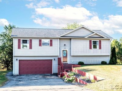 10440 Connemara Cir, Cement City, MI, 49233