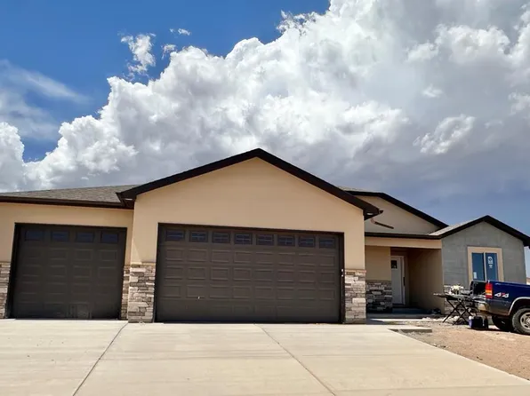 675 E Heron Dr, Pueblo, CO 81007