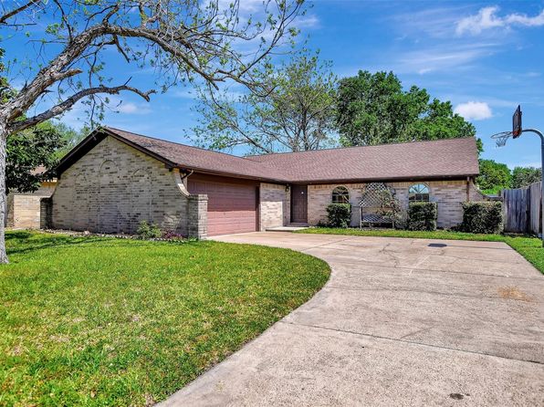 Property image for 6902 Desert Rose Ln, Houston, TX 77086