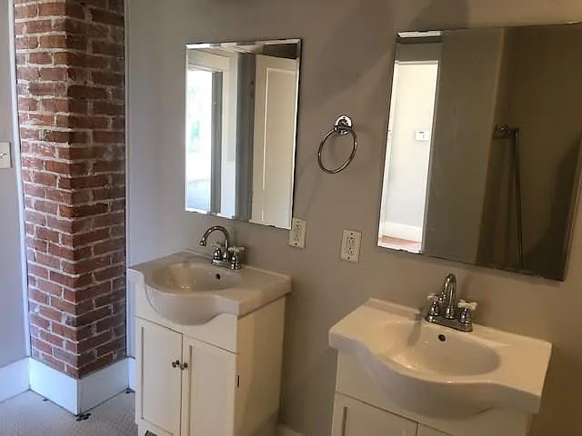 607 W Hunt St — Photo 9
