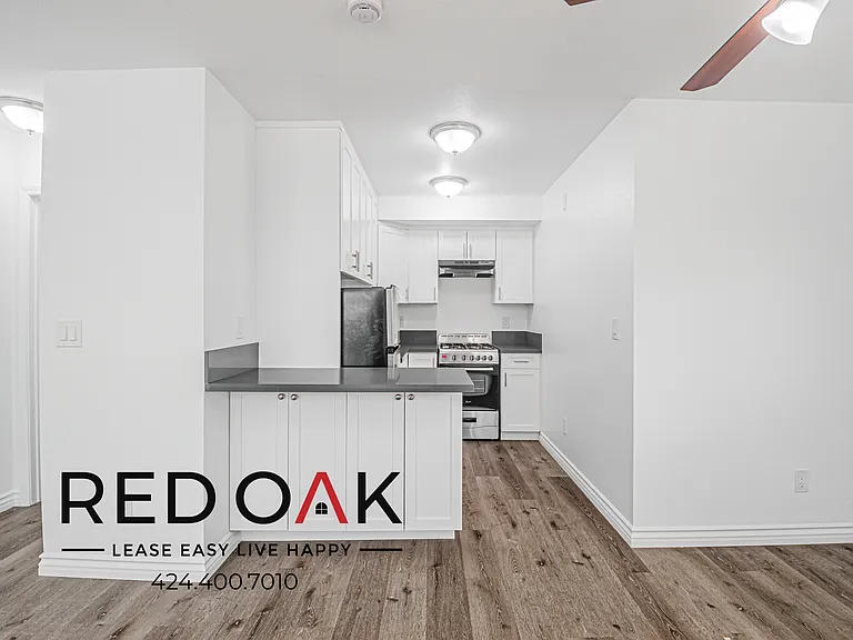 545 W 14th St #22 — Photo 5