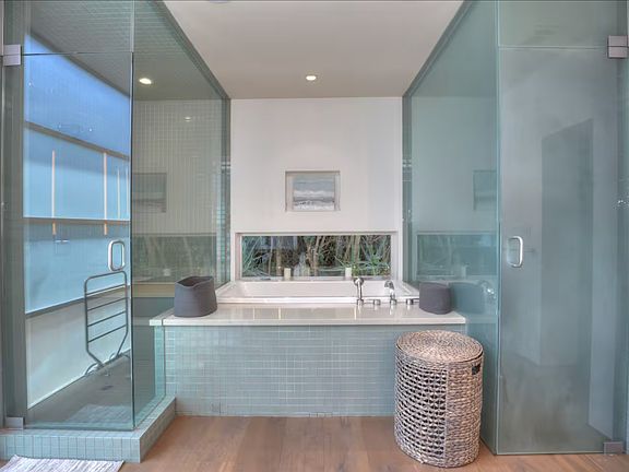 3rd image of 205 La Jolla Dr