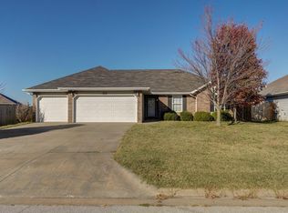 3545 W Don Pl, Springfield, MO 65807