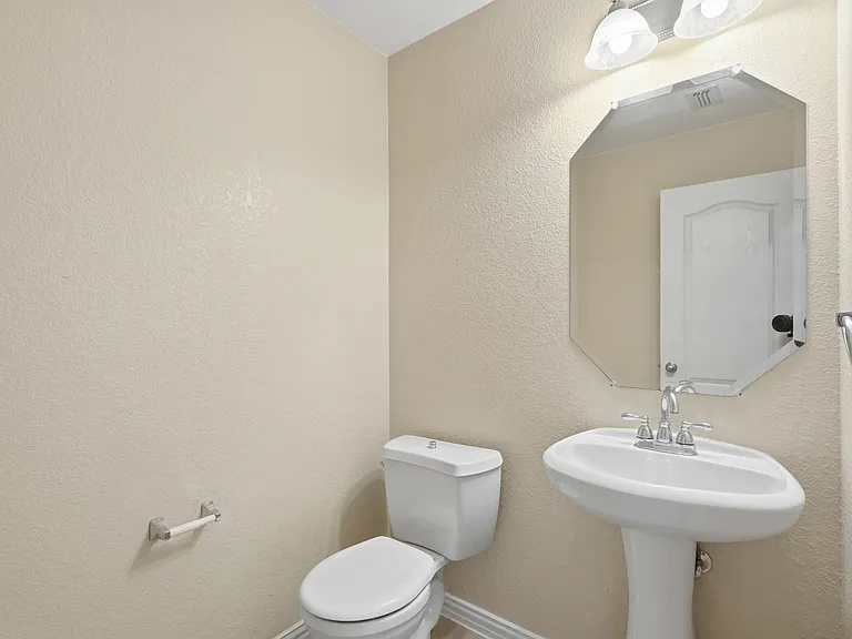 3011 Clear Springs Dr — Photo 32