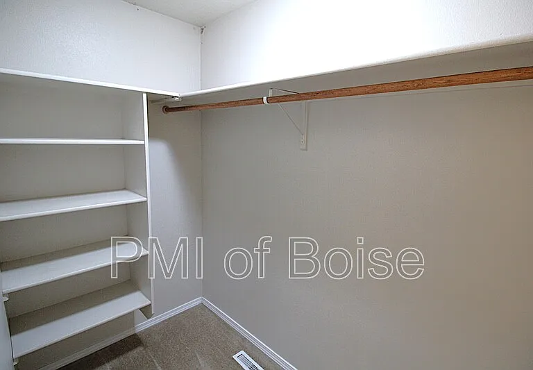 1770 N Veridian Ave — Photo 21