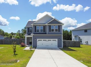 306 Mango Pl N, Hubert, NC 28539