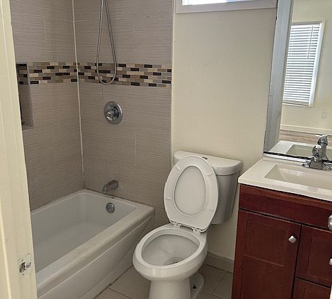 3rd image of 6360 Gentry St APT C
