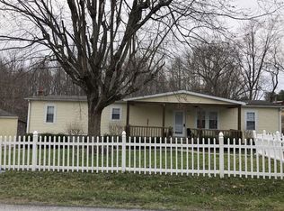 238 Red Star Rd, Hilltop, WV 25855