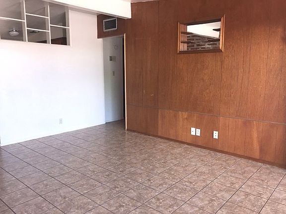 3rd image of 3219 E Patricia St