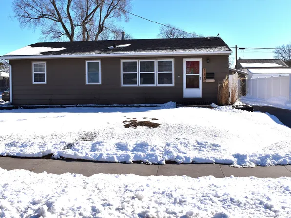 4005 66th St, Urbandale, IA 50322