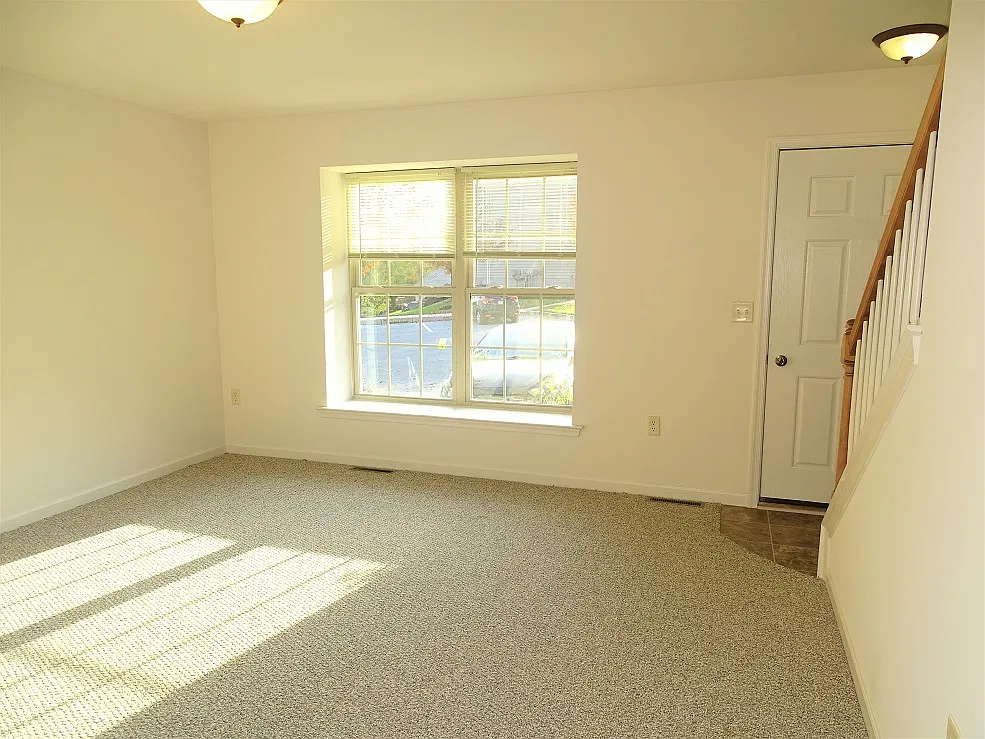 2 bed, 2.5 bath, 1520 sqft, $1,750 — Photo 3