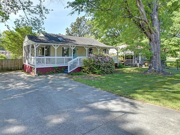 2nd image of 570 Seminole Dr NE