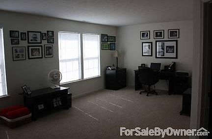 Loft : This space makes it nice for tv watching, office area, etc. Make it your own!
