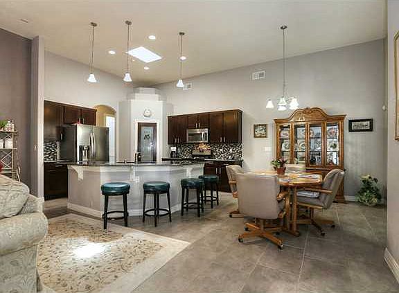 3rd image of 5736 Valley Maple Dr