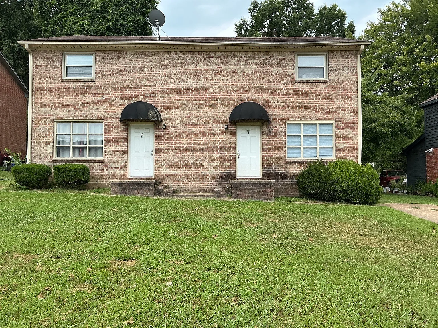 2 bed, 1.5 bath, 1171 sqft, $1,200 — Photo 1