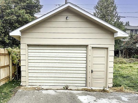 4th image of 804 W Fleshiem St