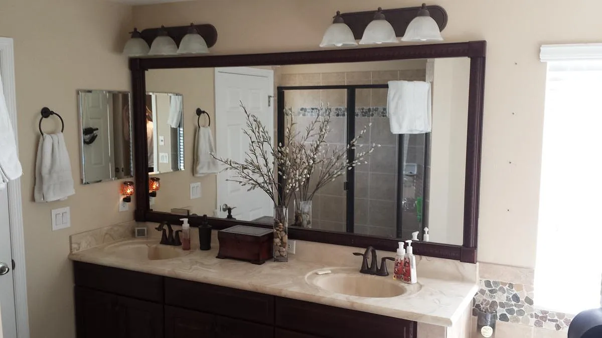 3 bed, 2215 sqft, $2,640 — Photo 2
