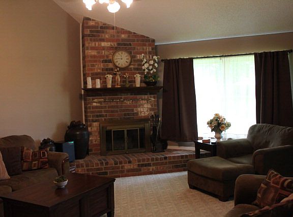 3rd image of 214 Cypress Village Dr