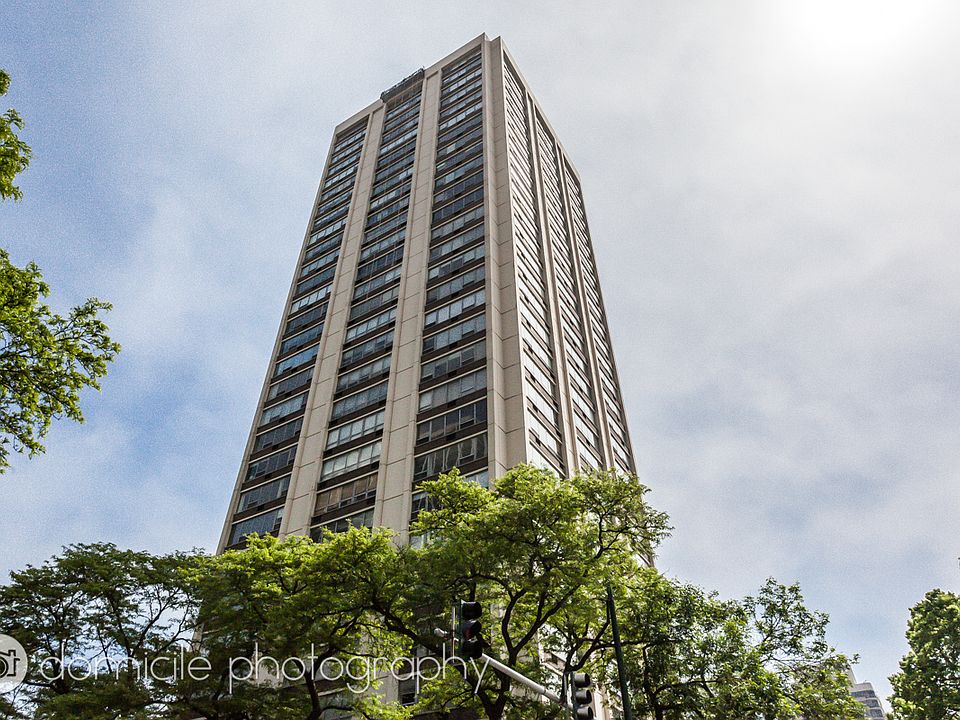 1st image of 70 W Burton Pl APT 1407F
