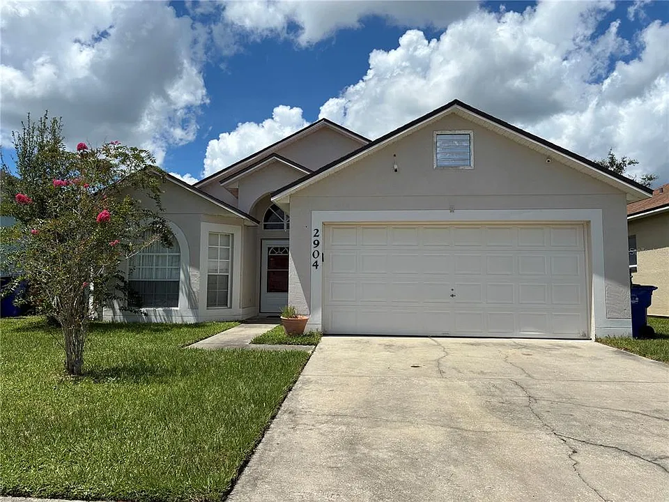 2904 Canoe Cir