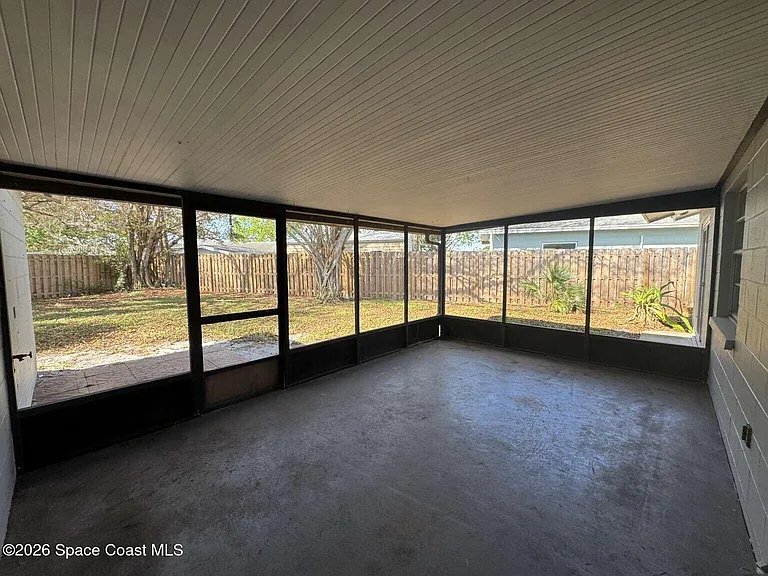 1583 White Cap Way — Photo 5