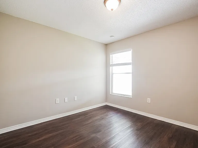 1718 Putney Cir — Photo 13