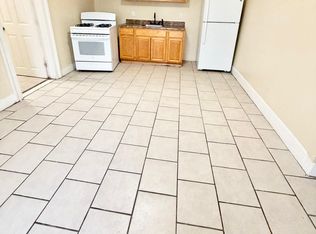 122 Derby Ave APT 2L, New Haven, CT 06511