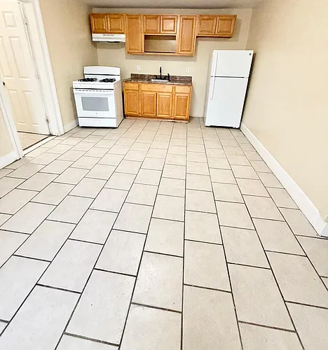122 Derby Ave #2L Photo 1