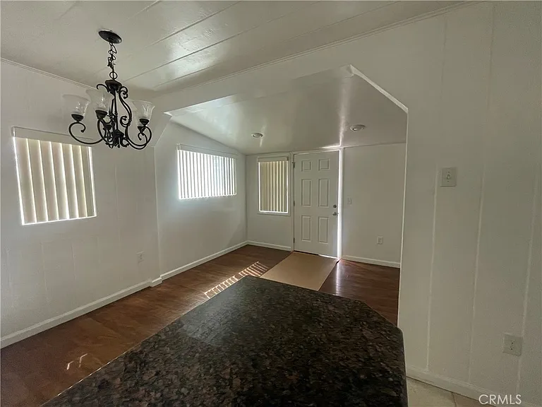 136 W Orange St — Photo 4