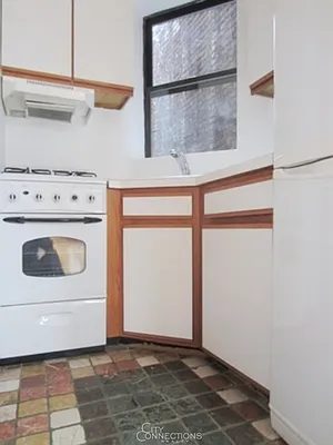 Rented by City Connections Realty | media 6