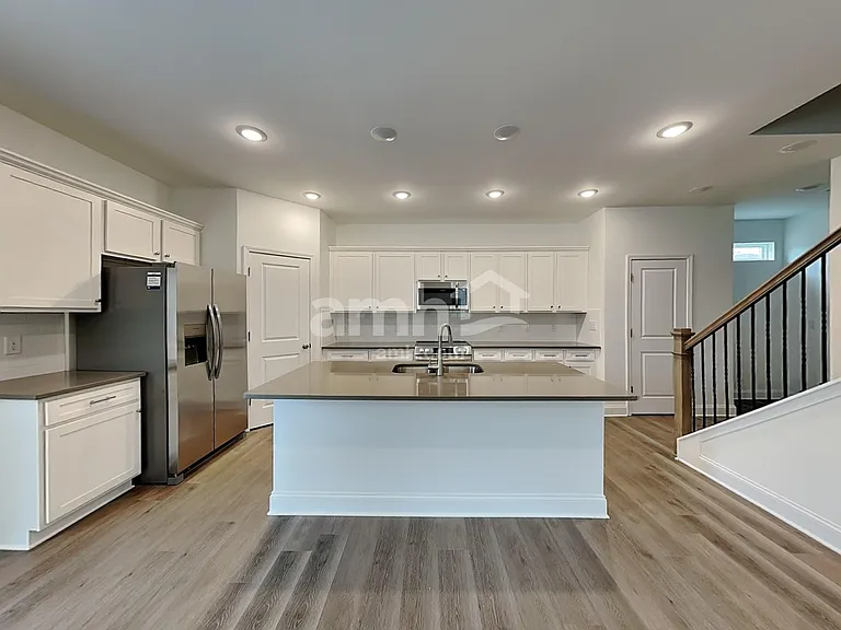 505 Plano Pass — Photo 4