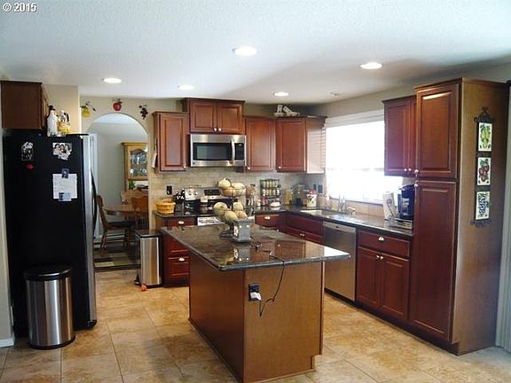 2nd image of 15401 NE 91st St