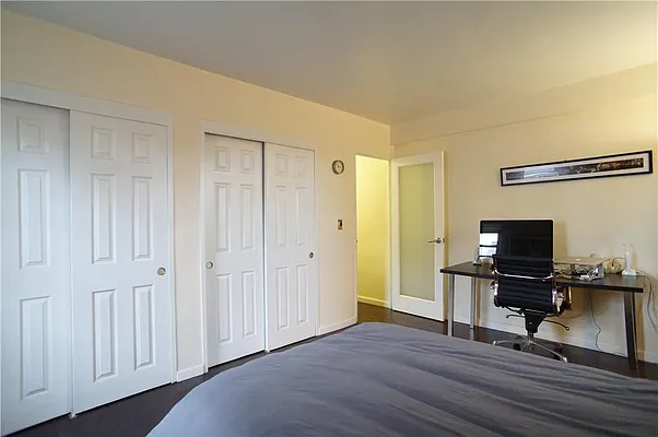 Sold by R New York | media 12