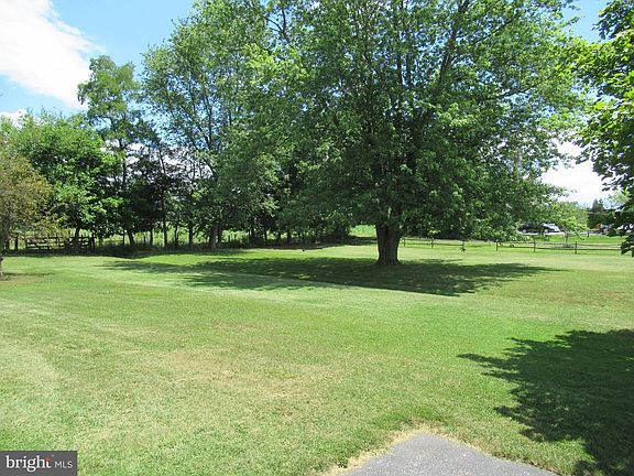 4th image of 145 Dogwood Ct
